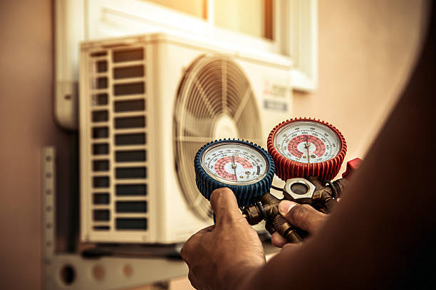 Professional Hvac technician working in Utica, SC